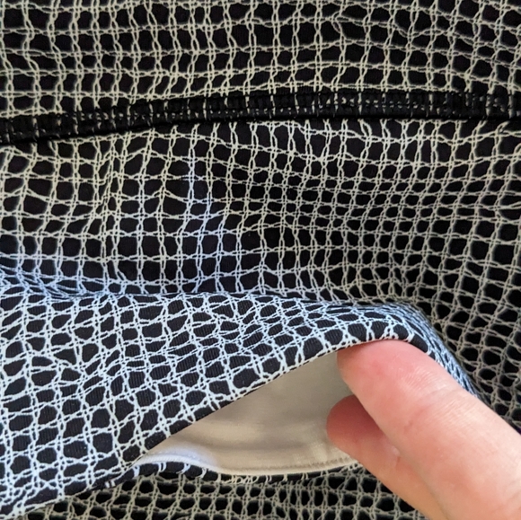 Lululemon woman's Wunder Under Pant III - Picture 6 of 7